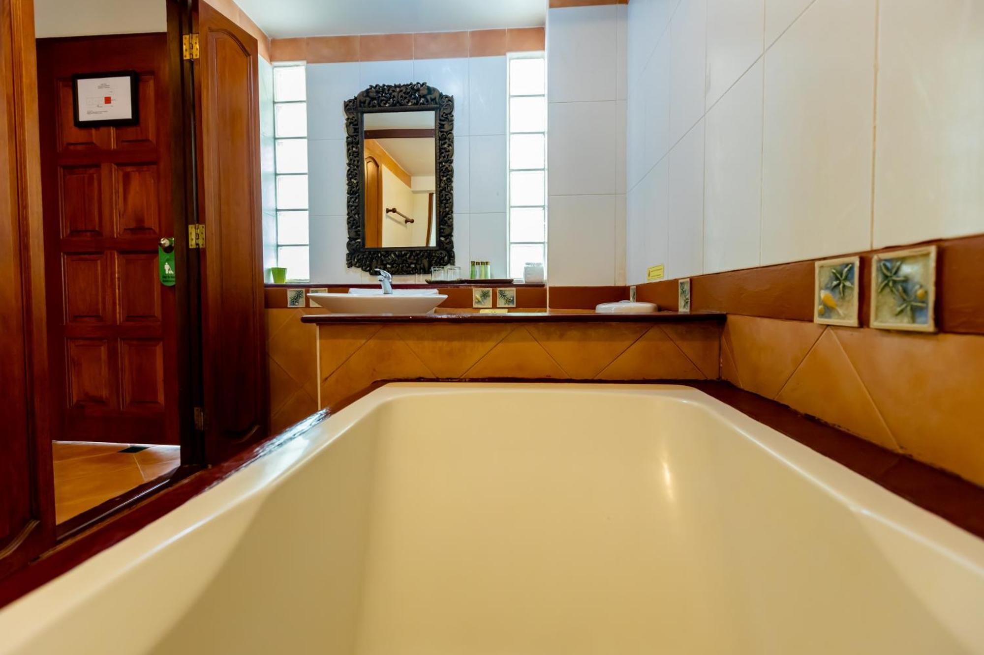 Ao Nang Bay Resort Экстерьер фото